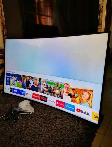 Téléviseur LED 4K UHD