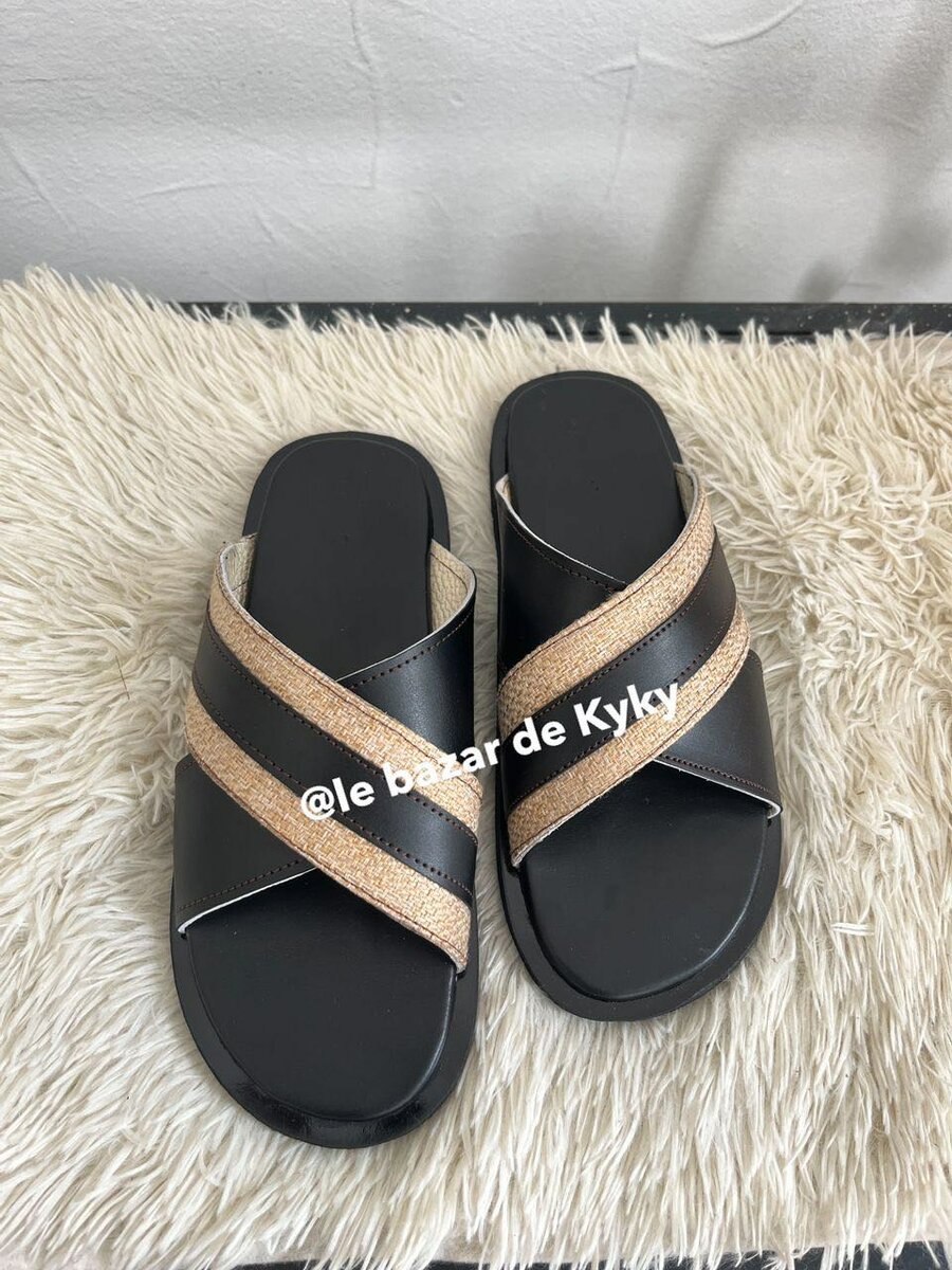 Sandales en cuir et en daim