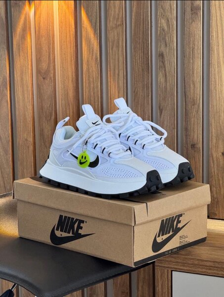 Nike Air Force Blanche avec Smiley