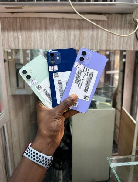 Apple iPhone 12- colis neuf