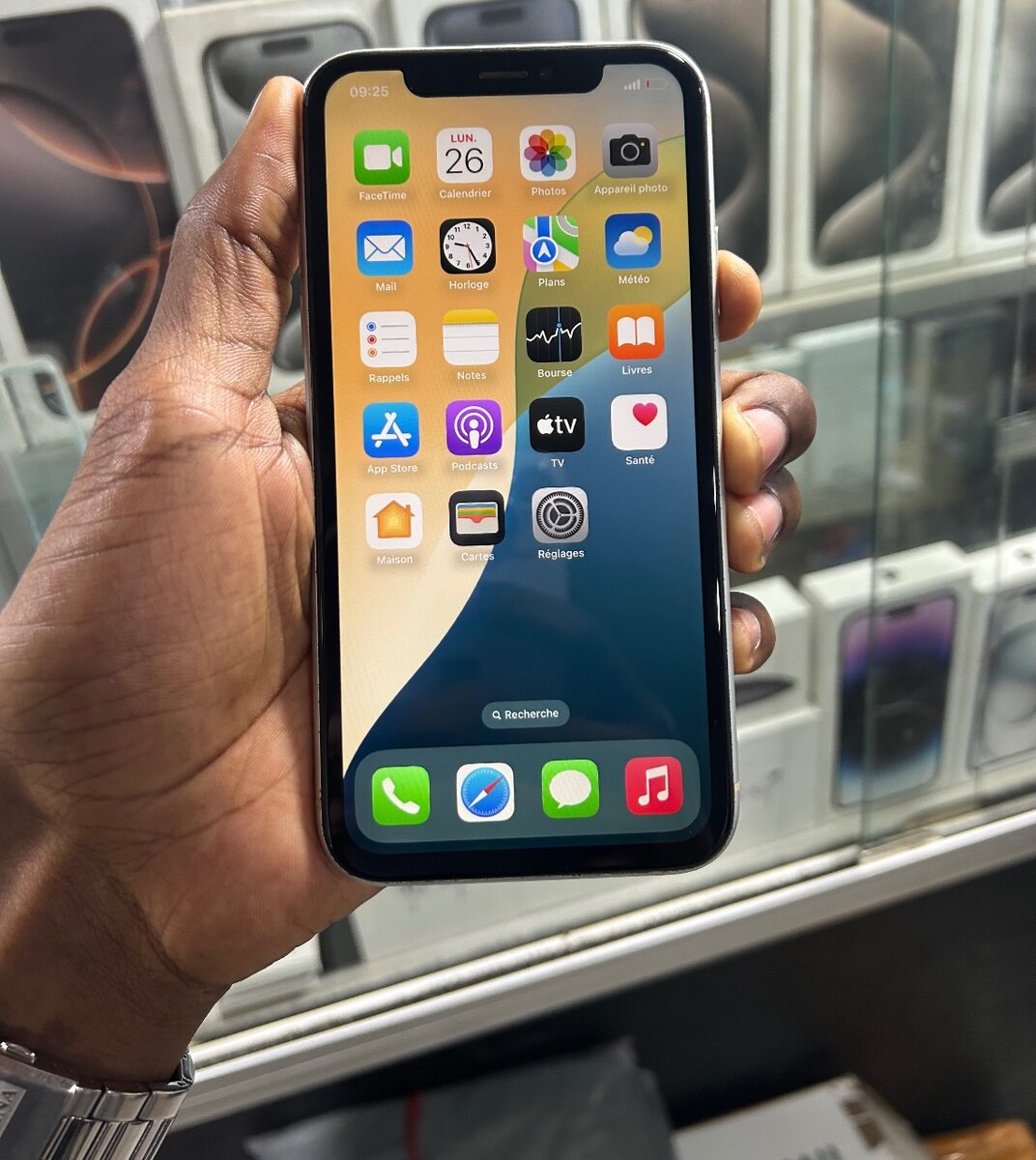 iPhone  XR 64Go dos fissuré