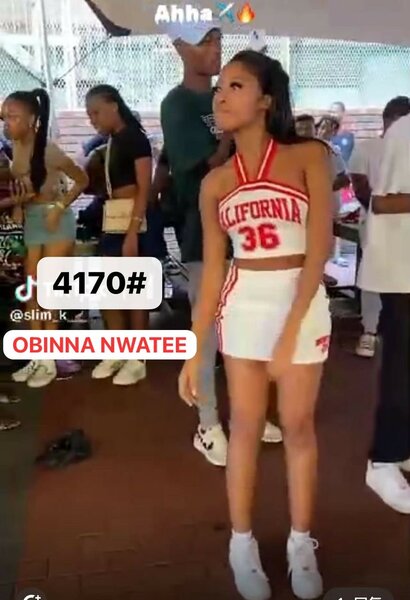 Ensemble cheerleader California