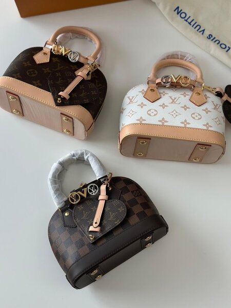 Sac à main Louis Vuitton Petite Malle