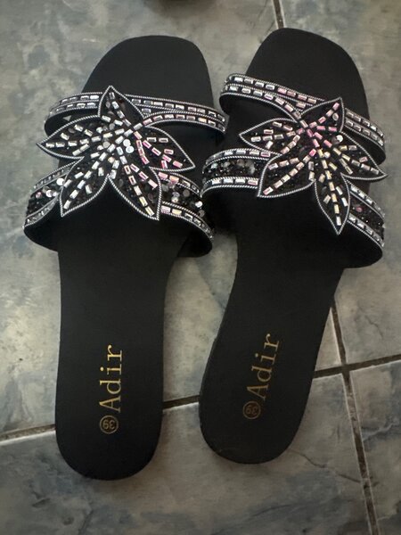 Chaussons élégants à strass