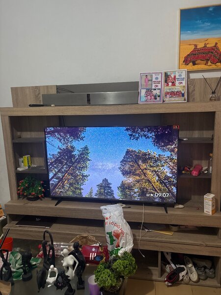 Table à manger avec chaises en bois