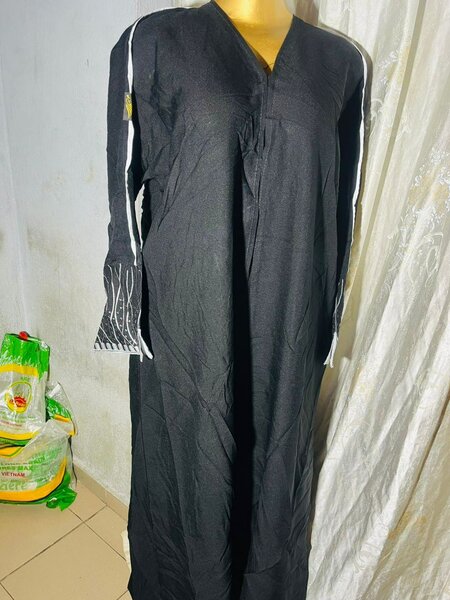 Robe longue noire élégante