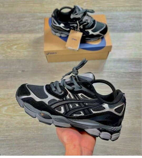 Chaussures Asics noires