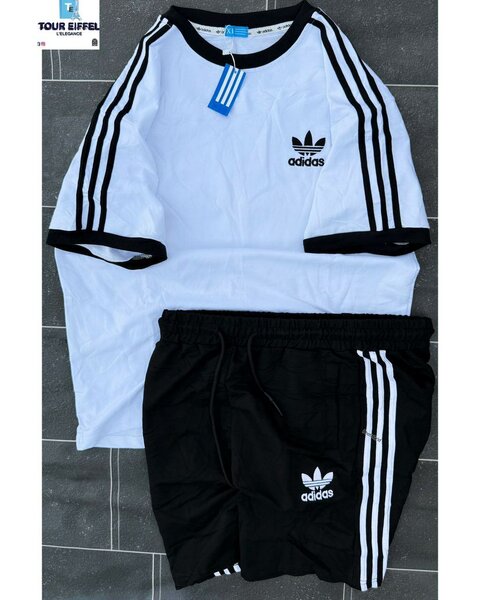 Complet adidas Originals disponible