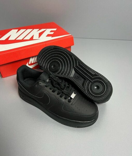 Nike airforce 1 sneakers black