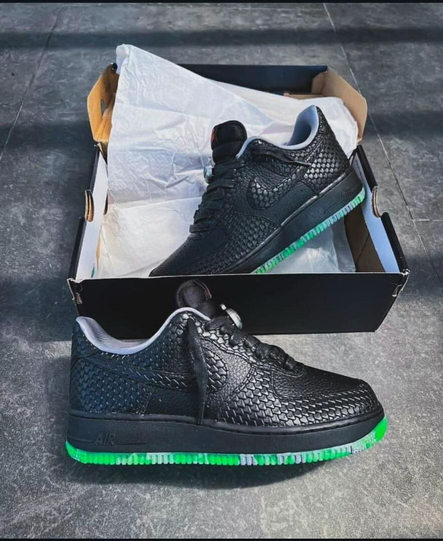 NIKE AIRFORCE CLASSIC