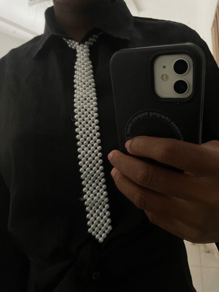 Cravate perlée élégante