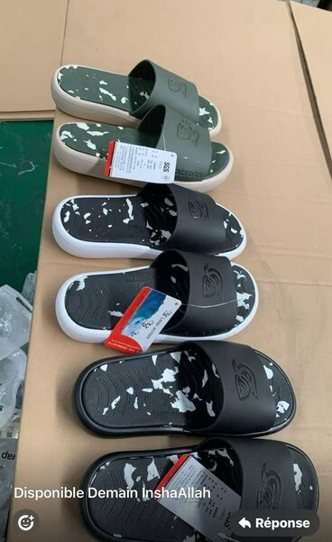 Claquettes confort pour hommes