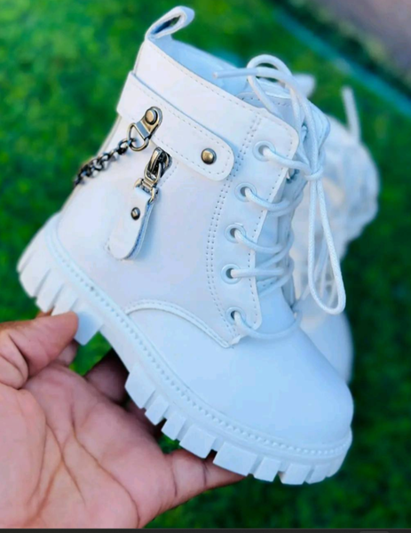Kids boots
