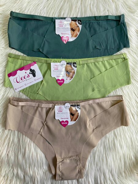 Strings et culottes pour femmes