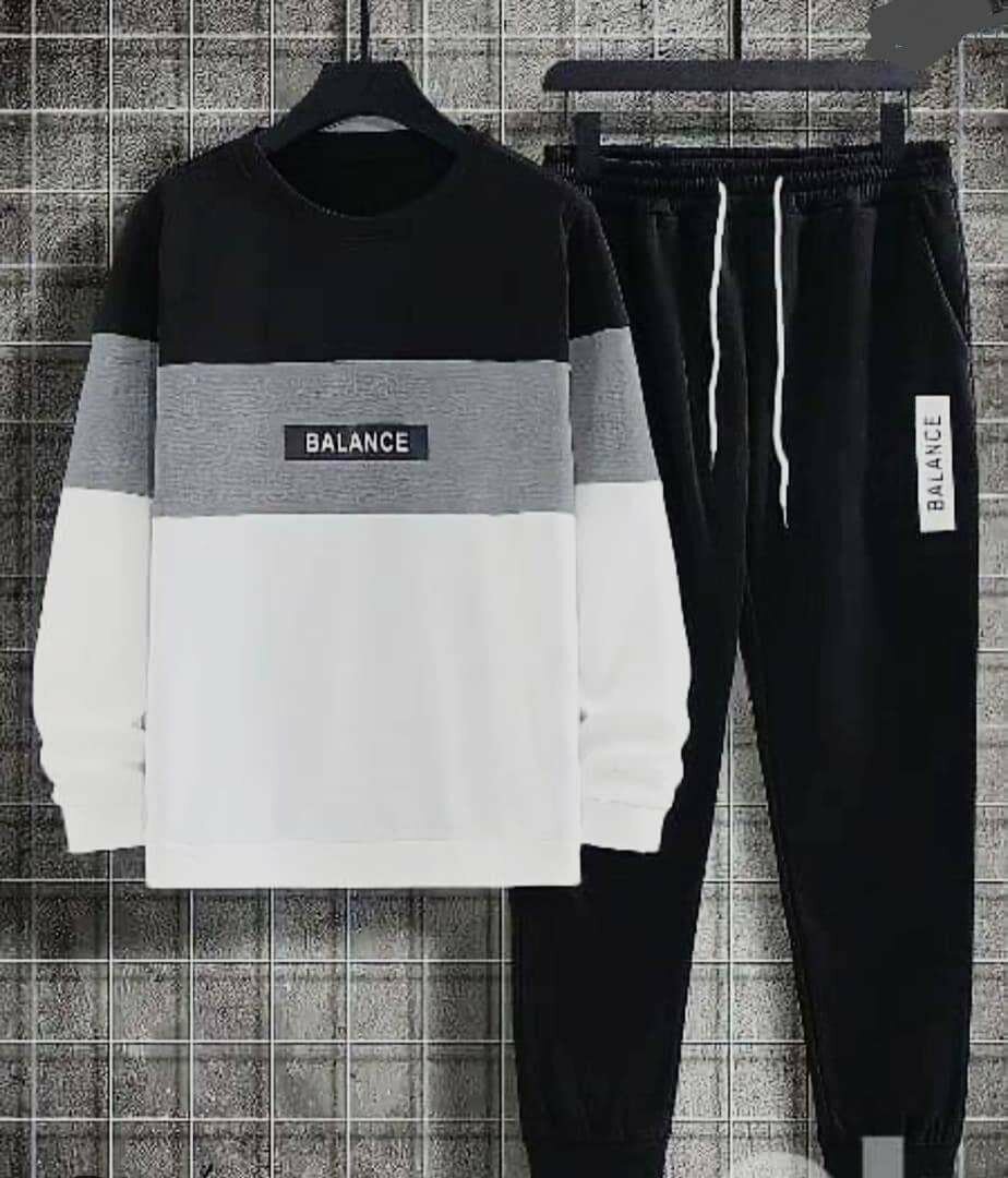 Ensemble de survêtement moderne