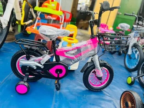Vélo enfant rose 12 pouces