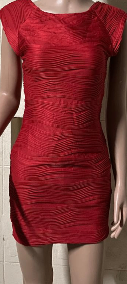 Robe rouge moulante élégante