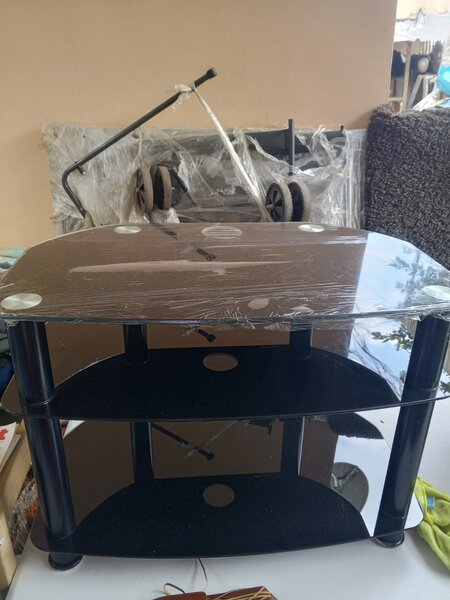 Table TV en Verre Noir