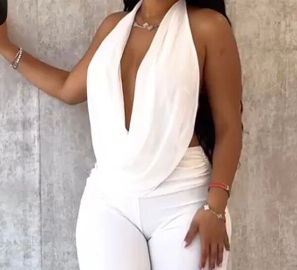 Haut blanc dos nu