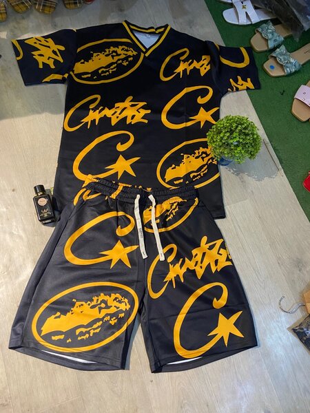 Tenue Décontractée Style Graffiti