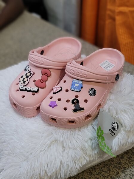 CLASSIC CROCS