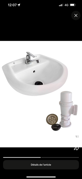 Lavabo mural en céramique