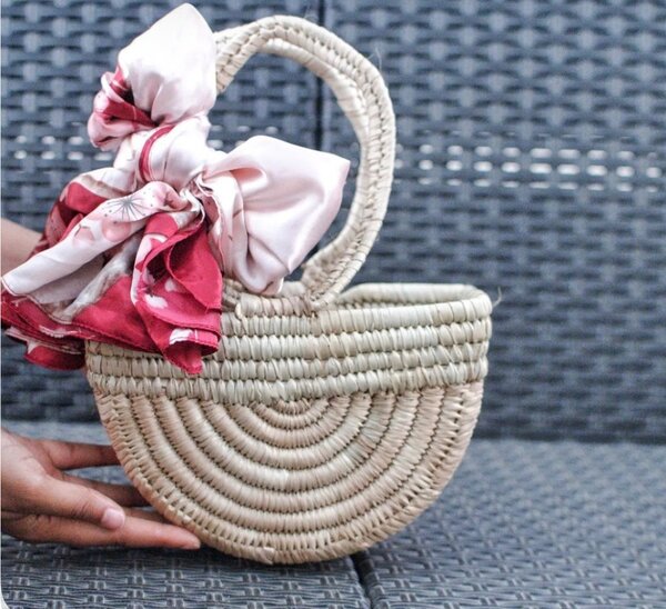 Panier en osier élégant