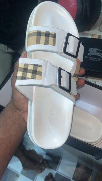 Sandales blanches élégantes