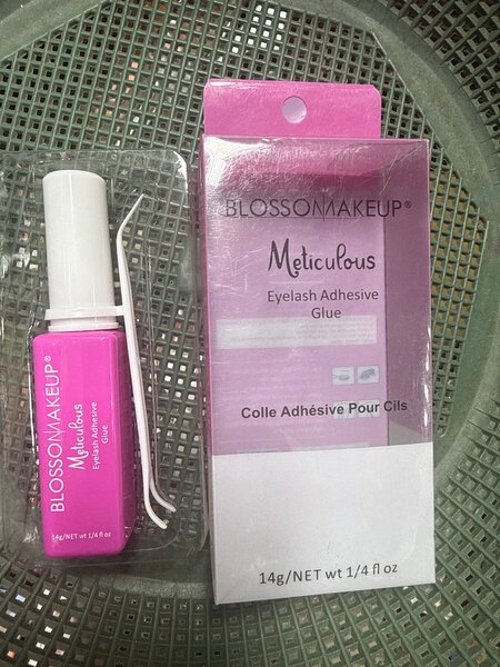 Colle pour cils Blossom MakeUp