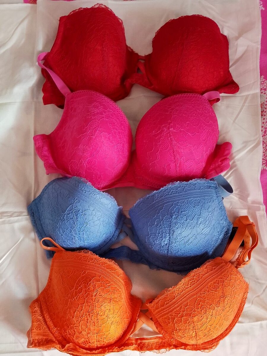 Soutien-gorge en dentelle coloré