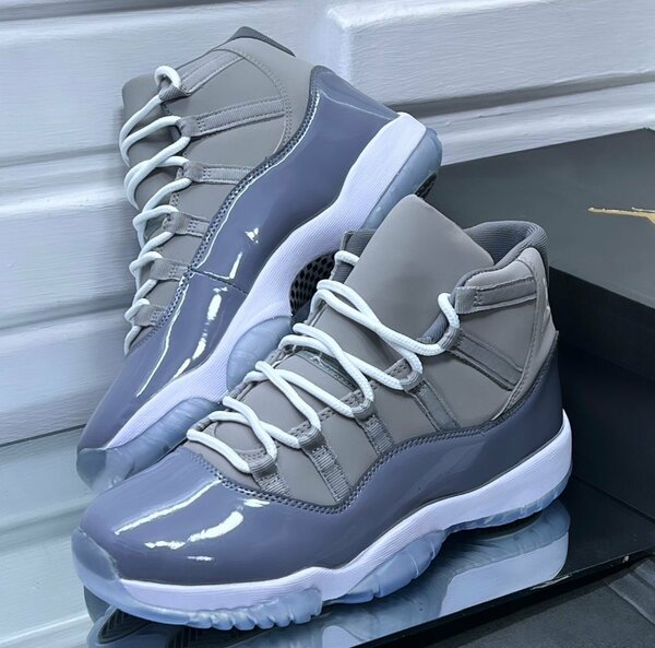 AIR JORDAN  11 RETRO COOL GREY