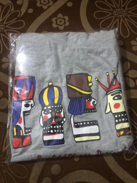 T-shirts imprimés modernes