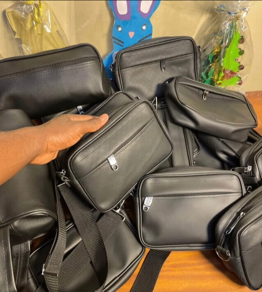 Sac à bandoulière en cuir noir