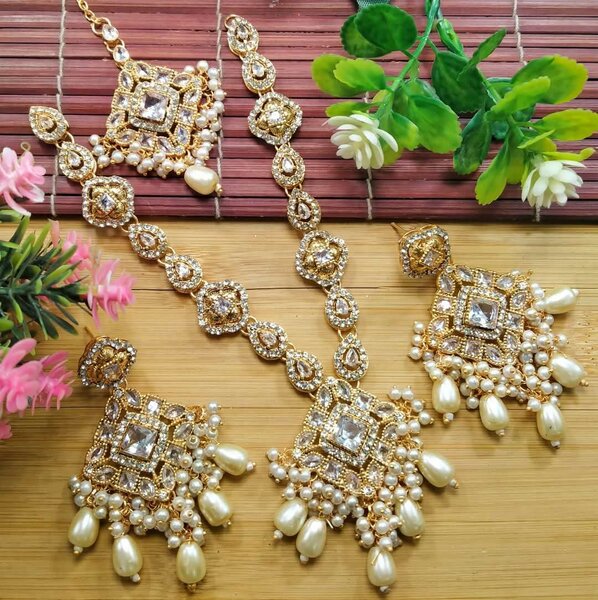 Ladies wedding set Necklace and earrings