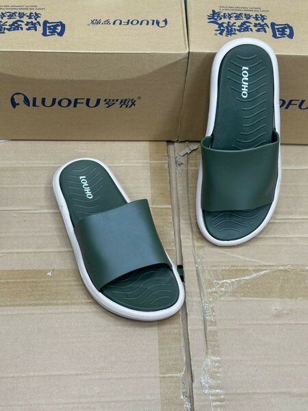 Claquettes confort vertes