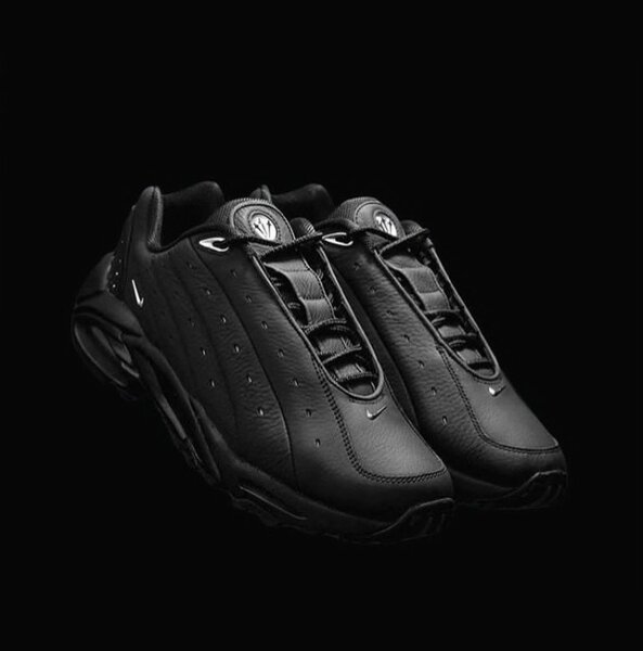 Nike Air Force noires & Nocta