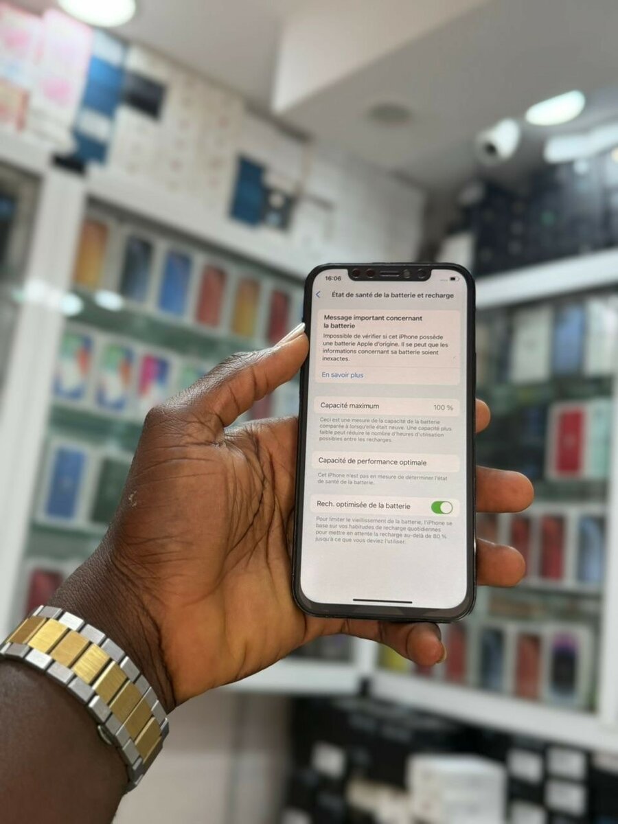 12 pro 256 giga prix : 175.000f