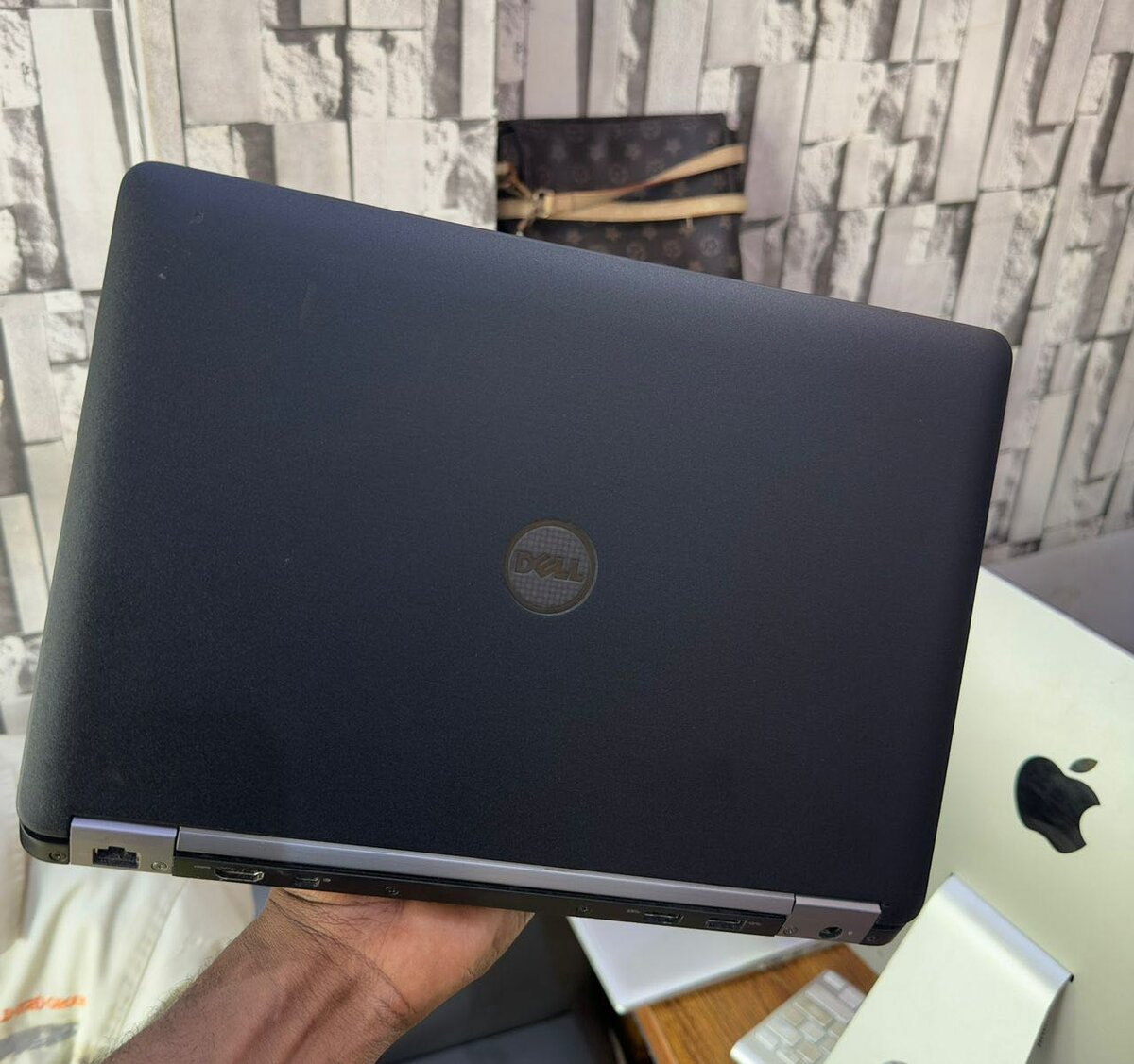 DELL LATITUDE