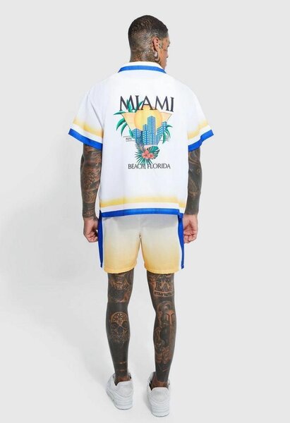 Ensemble ample à imprimé Miami avec chemise et short