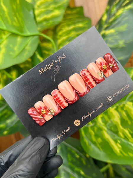 Press on nails marron