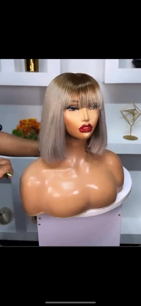 Perruque Carré Gris Élégante