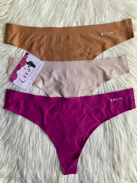 Strings et culottes pour femmes