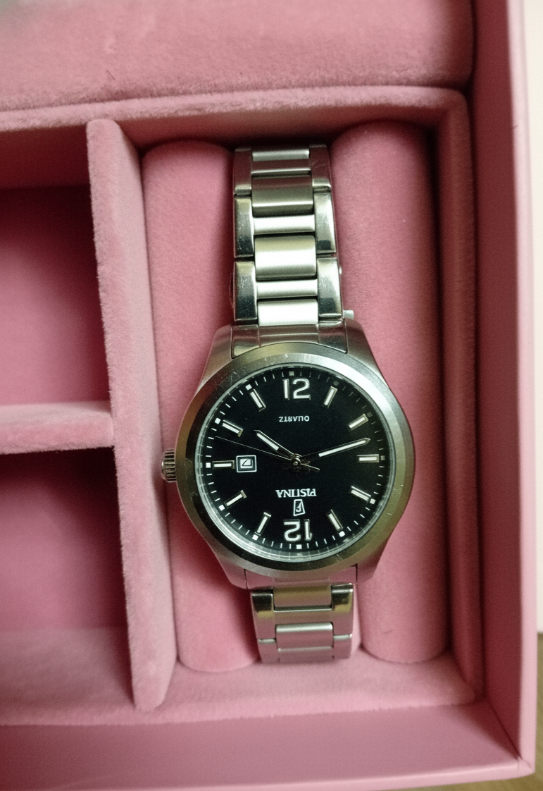 Montre argentée élégante