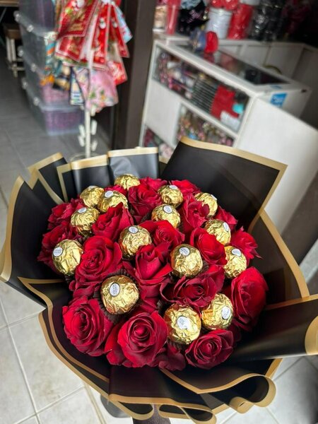 Bouquet de roses et chocolats