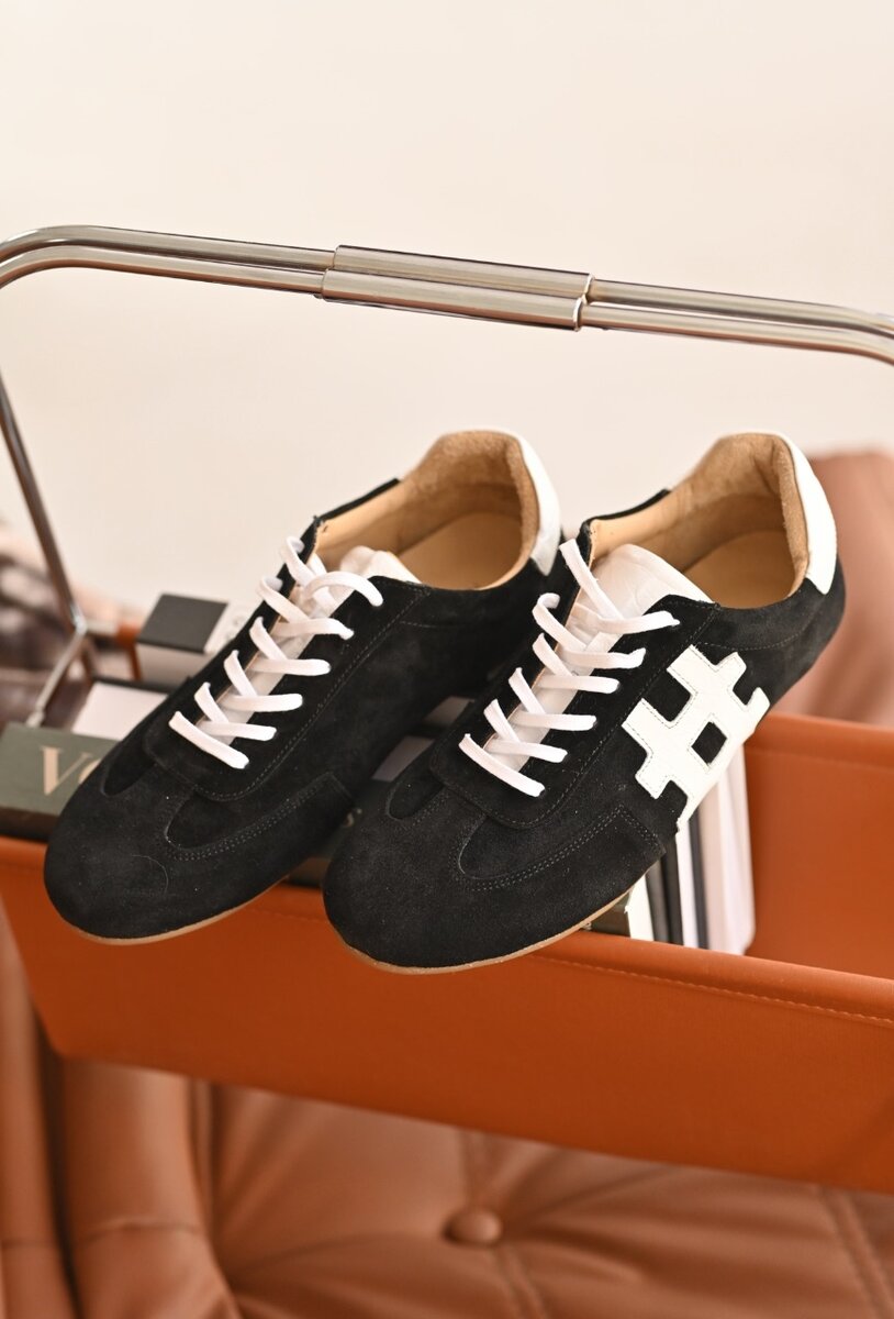 Легкие кроссовки из натуральной кожи и замши