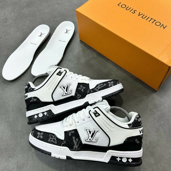 LOUIS VUITTON SNEAKER