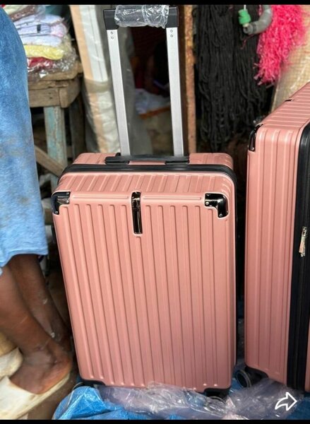 Valise rigide à roulettes