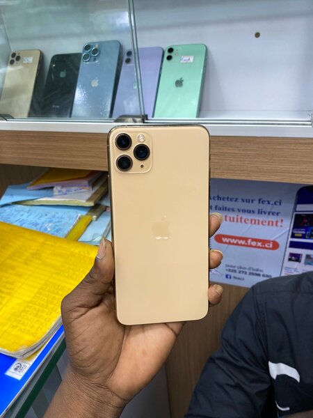 11 pro Max 64Go disponible