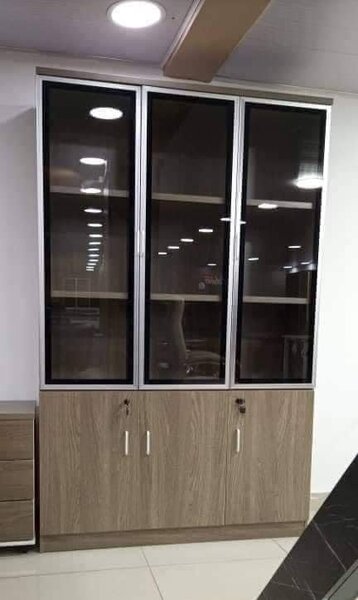 Vitrine en verre moderne