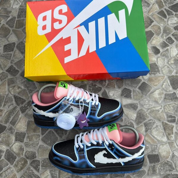 Nike SB Dunk Low Sneakers